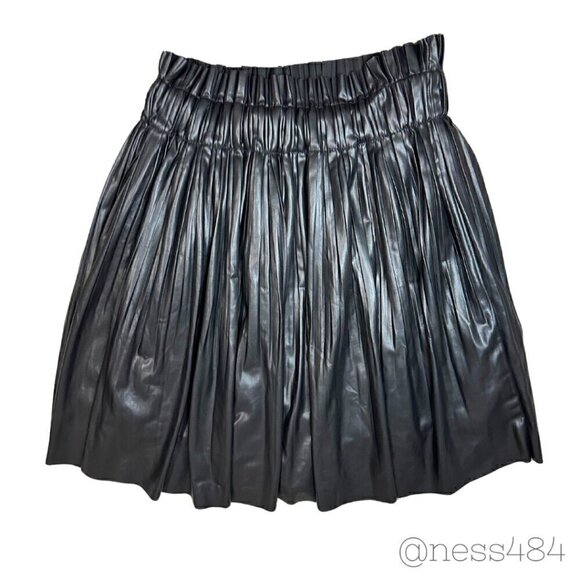 ZARA Women's Faux Leather Pleated Mini Skirt w/Built in Shorts XS - Picture 2 of 5